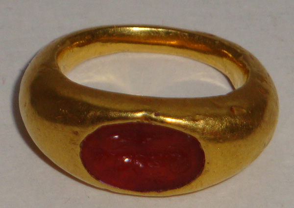 Золотое кольцо с геммой